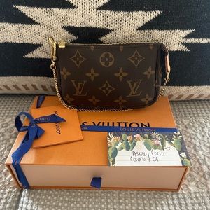 Louis Vuitton Mini Pochette